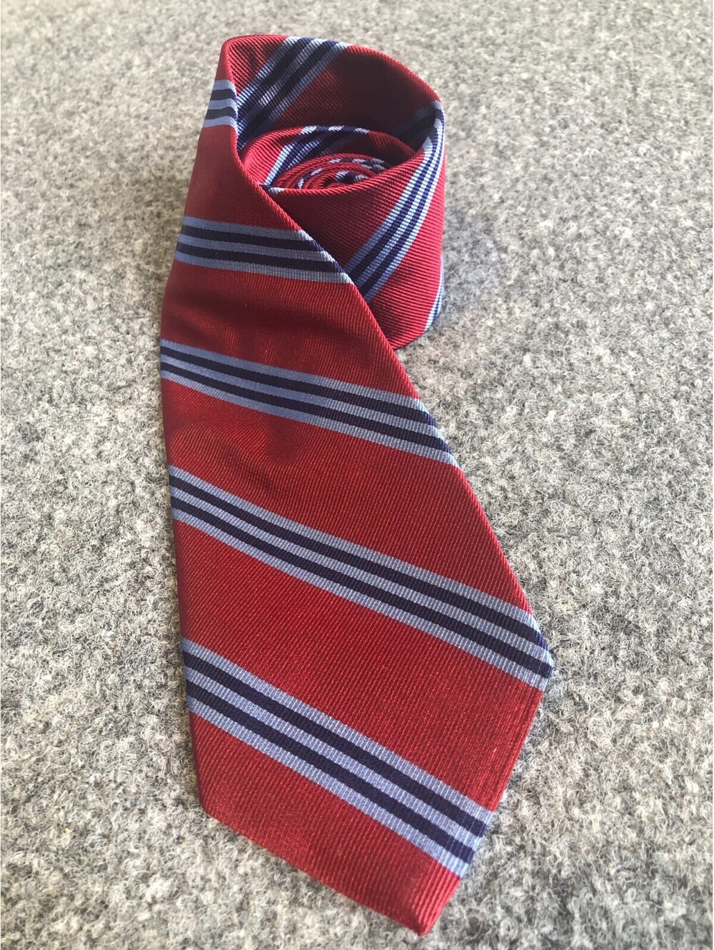 Brooks Brothers Tie Mens One Size Red Striped 100% Silk Regular Fit Classic